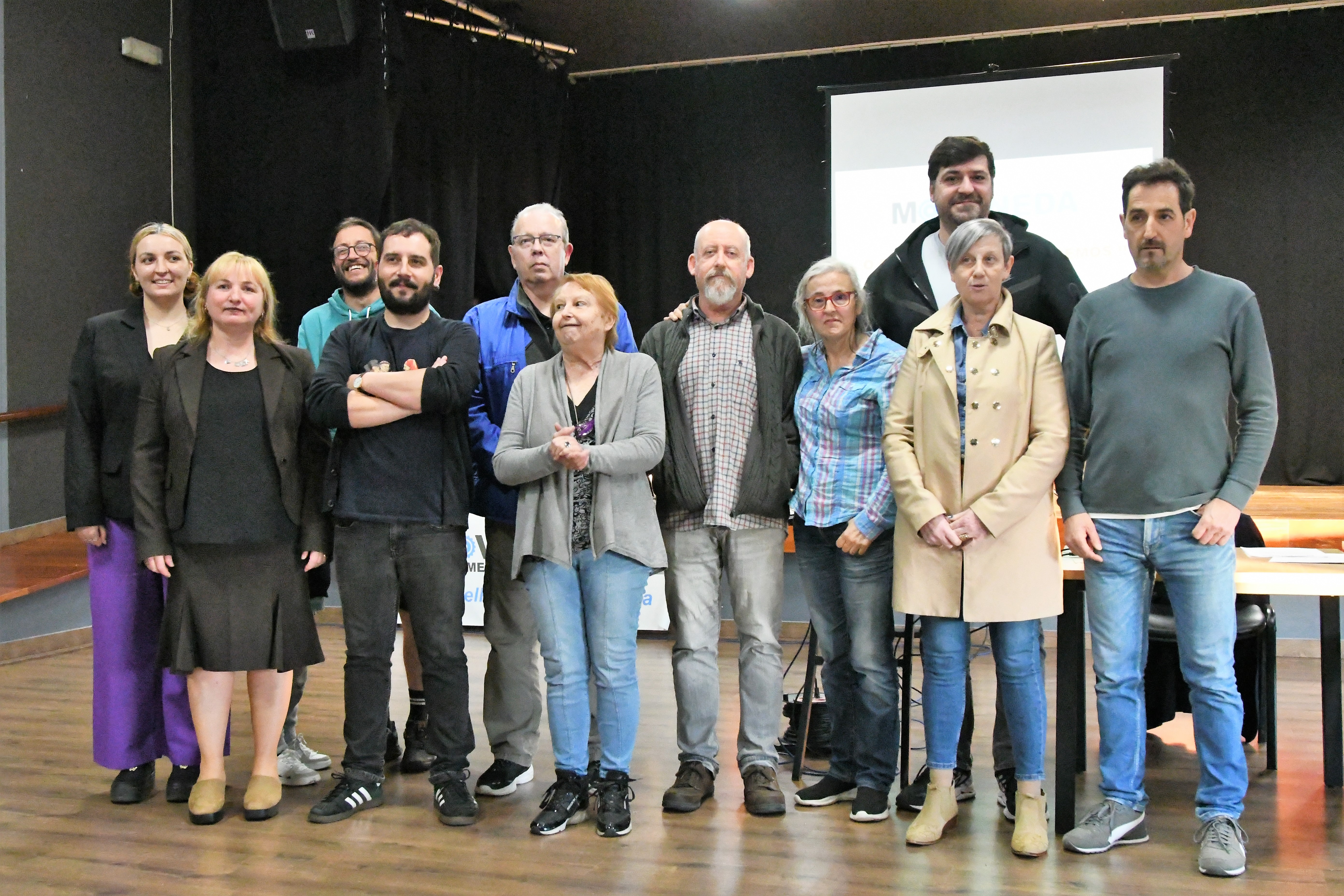 Moveneda nin se agocha nin é socia de ninguén